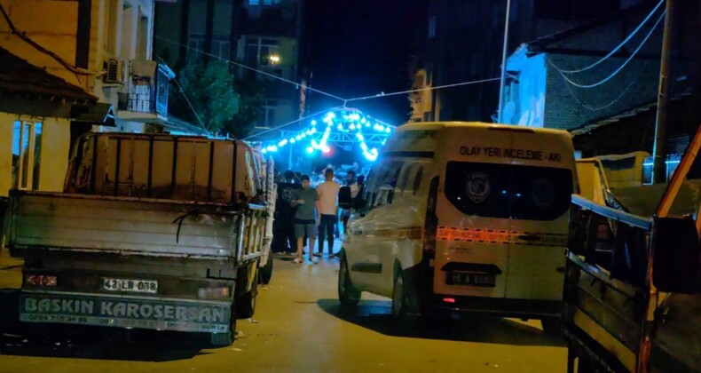 16 yaşındaki kız 10 yaşındaki çocuğu dövüp babasını bıçakladı