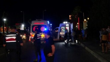 Antalya’da feci kaza | Tur midibüsü turistlerin arasına daldı: 2 ölü