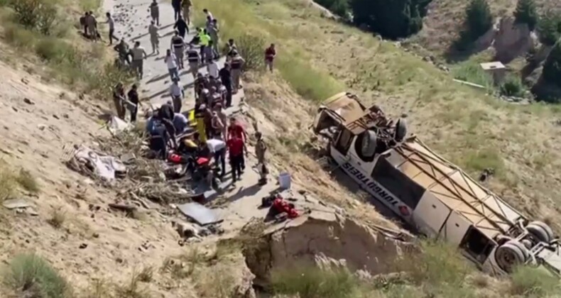 Kars’ta yolcu otobüsü şarampole devrildi: 7 ölü, 23 yaralı