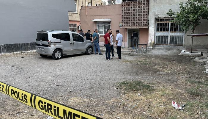 Adana’da ailesinden 2 kişiyi öldüren 3 kişiyi de yaralayan şüpheli, tedavi gördüğü hastanede öldü