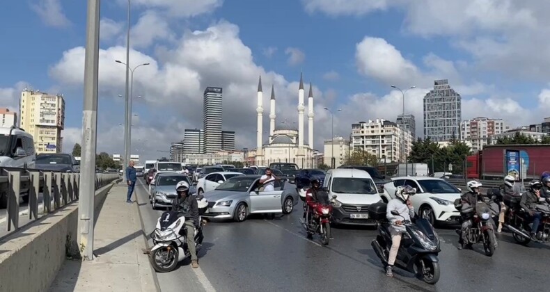 Beylikdüzü D-100 karayolunda hareketli dakikalar (Polis şüpheliyi ayağından vurdu)