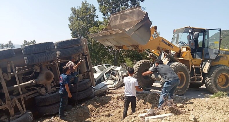 Kahramanmaraş’ta kamyon cenaze namazı kılanların arasına daldı: 4 can kaybı, 25 yaralı