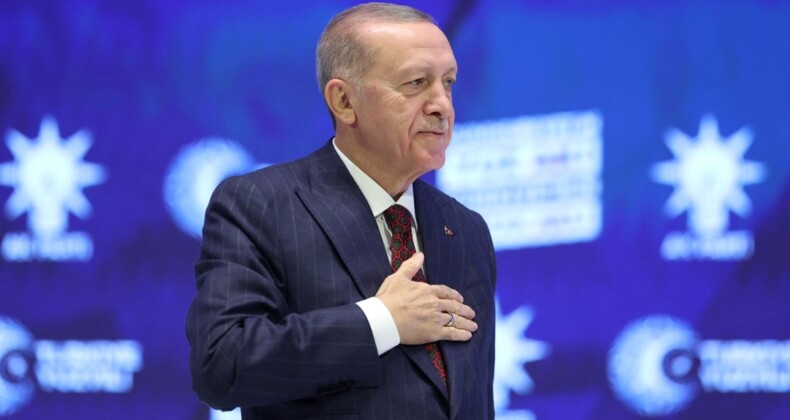 Cumhurbaşkanı Erdoğan yeniden AK Parti Genel Başkanı