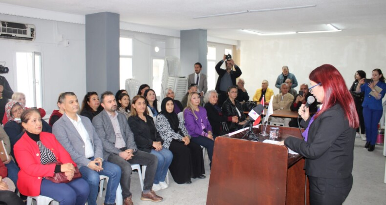CHP KADIN KOLLARI’NIN EŞ ZAMANLI BASIN AÇIKLAMASI CHP TARSUS’TA DA OKUNDU