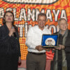 SEÇER, DORMEN’E FESTİVAL ONUR ÖDÜLÜ’NÜ TAKDİM ETTİ
