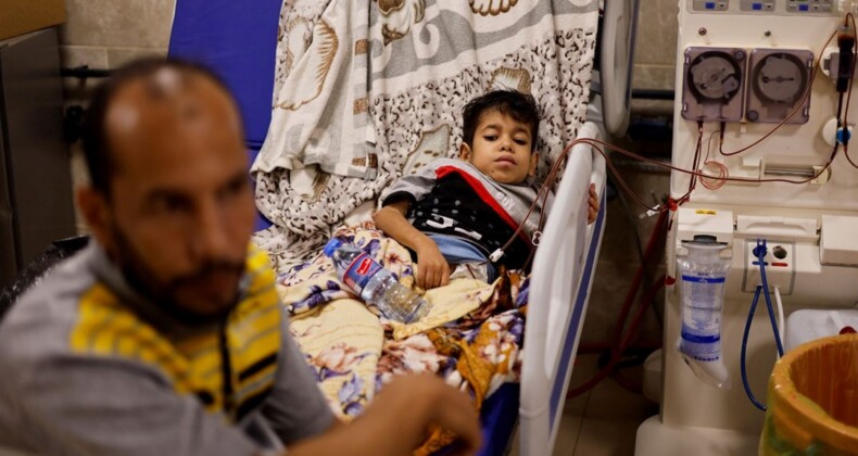 Gazze Sağlık Bakanlığı: Gazze’deki Nasr Hastanesi’nde kalan 5 çocuk öldü