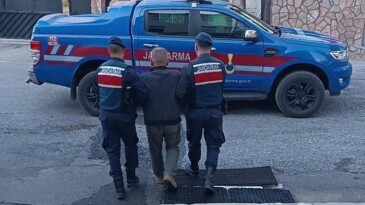 Mersin’de terör örgütü propagandasından aranan şüpheli bağ evinde yakalandı