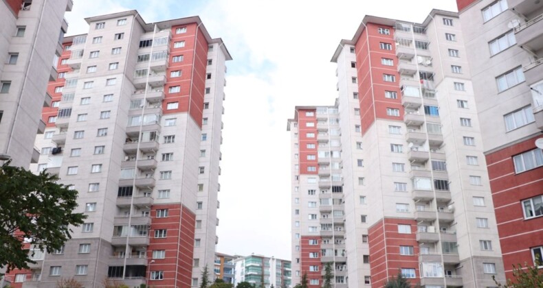 Sitede fahiş aidat artışına tepki