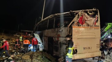 Mersin-Antalya Yolu’nda Yolcu Otobüsü Kazası