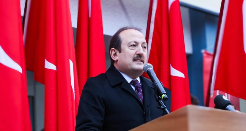 Vali Pehlivan, Şehit Düşen Mehmetçikler İçin Anma Törenine Katıldı