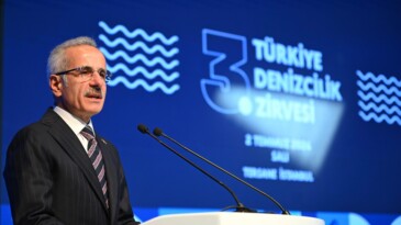 “TÜRKİYE OLARAK DENİZ TAŞIMACILIĞINDAN 11 MİLYAR DOLAR PAY ALIYORUZ”