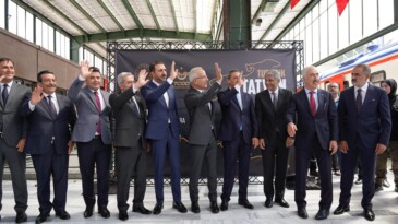 TURİSTİK TATVAN TRENİ YOLA ÇIKTI