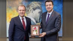 ARIKAN’DAN SEÇER’E: “MERSİN’DE BİRÇOK İNSANA DOKUNARAK GÜZEL HİZMETLERİ İCRA EDİYORSUNUZ”