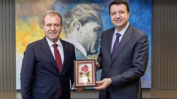ARIKAN’DAN SEÇER’E: “MERSİN’DE BİRÇOK İNSANA DOKUNARAK GÜZEL HİZMETLERİ İCRA EDİYORSUNUZ”