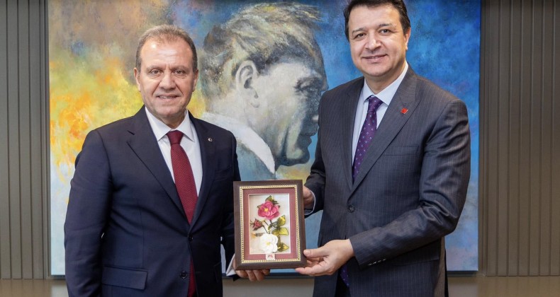 ARIKAN’DAN SEÇER’E: “MERSİN’DE BİRÇOK İNSANA DOKUNARAK GÜZEL HİZMETLERİ İCRA EDİYORSUNUZ”