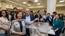 SEÇER’DEN, TUTUKLAMA KARARINA TEPKİ: “BU KARAR, 16 MİLYON İNSANIN İRADESİNE KASTETMEKTİR”