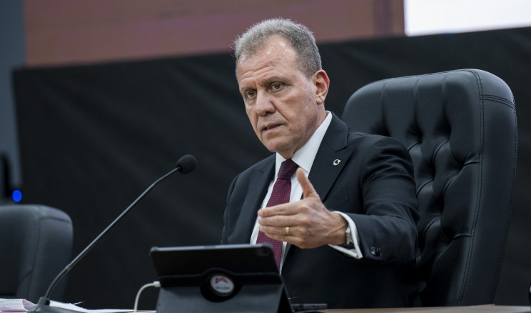 Kağıt Üstündeki Aday: Vahap Seçer
