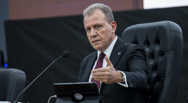 Kağıt Üstündeki Aday: Vahap Seçer