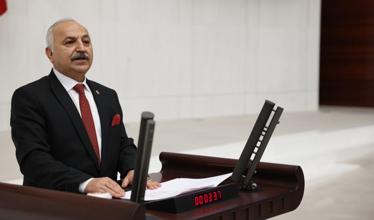 CHP’li Talat Dinçer: “Okullar Yıkılıyor, Cezaevleri Artıyor”