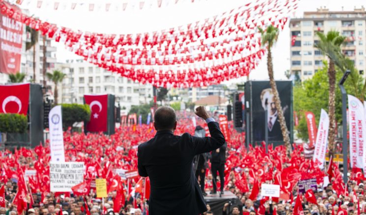 SEÇER: “YARGIYI BİR SOPA GİBİ KULLANIP, SİZİN İRADENİZİ GASP ETTİLER”
