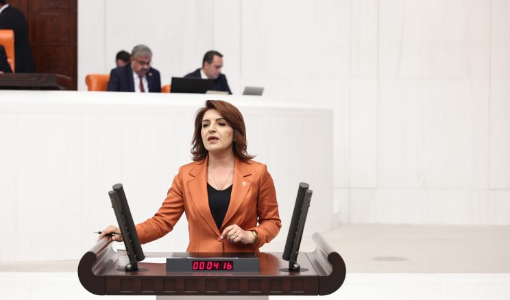 “YASTIK ALTI DEĞİL, YÖNETİM ÜSTÜ SORUN!”