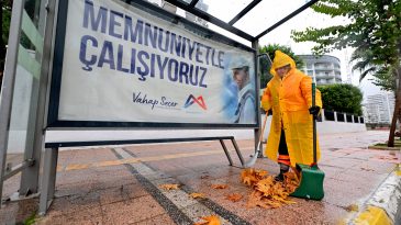 BÜYÜKŞEHİR’DEN KUVVETLİ YAĞIŞ SONRASI TEMİZLİK ÇALIŞMASI