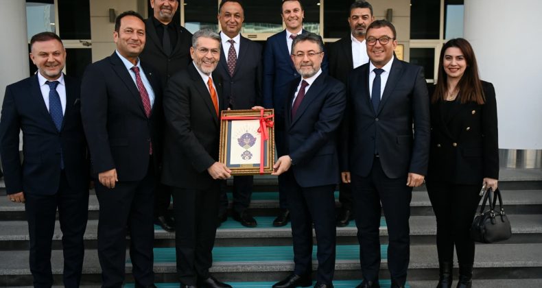 LEVENT UYSAL VE BERABERİNDEKİ HEYETTEN, TARIM VE ORMAN BAKANINA ZİYARET