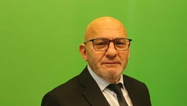 GAZETECİ-YAZAR KEMAL İSTEK, TRT ÇUKUROVA RADYOSU’NDA MERSİN’İN POPÜLER TARİHİNİ ANLATACAK