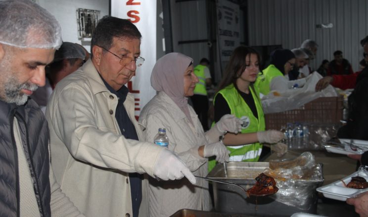 Emin Ucuz’dan Gönül Sofrasına Destek