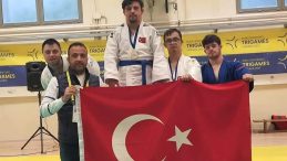 Down Sendromlu Bireyler Toplumun En Saf Sevgisini Temsil Ediyor