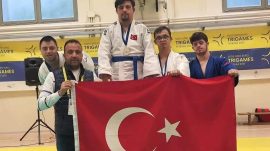 Down Sendromlu Bireyler Toplumun En Saf Sevgisini Temsil Ediyor