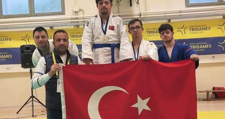 Down Sendromlu Bireyler Toplumun En Saf Sevgisini Temsil Ediyor