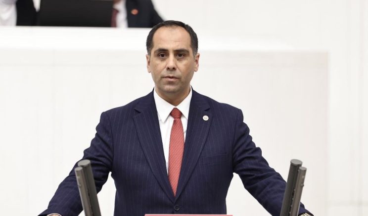 Kıratlı’dan Mersinlilere teşekkür, Seçer’e tepki!