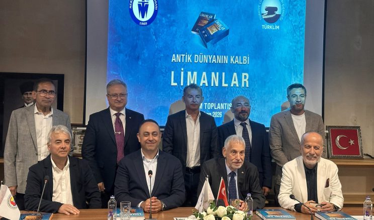 “Antik Dünyanın Kalbi: Limanlar” Okurla Buluştu